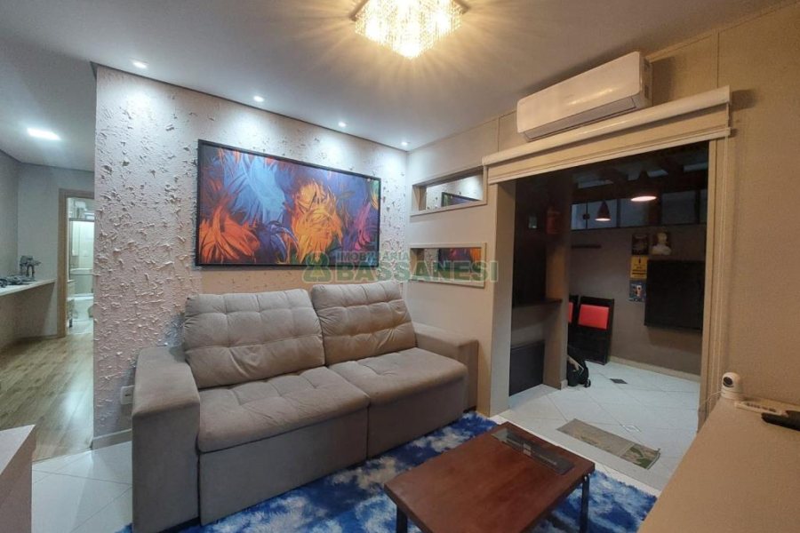 Apartamento com 80m², 2 dormitórios, 1 vaga, no bairro De Lazzer em Caxias do Sul para Comprar
