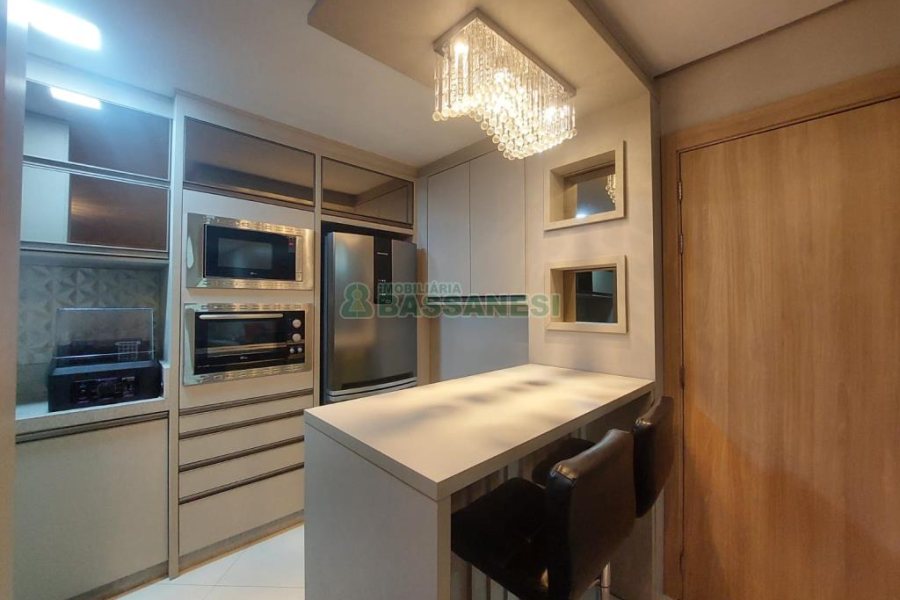 Apartamento com 80m², 2 dormitórios, 1 vaga, no bairro De Lazzer em Caxias do Sul para Comprar