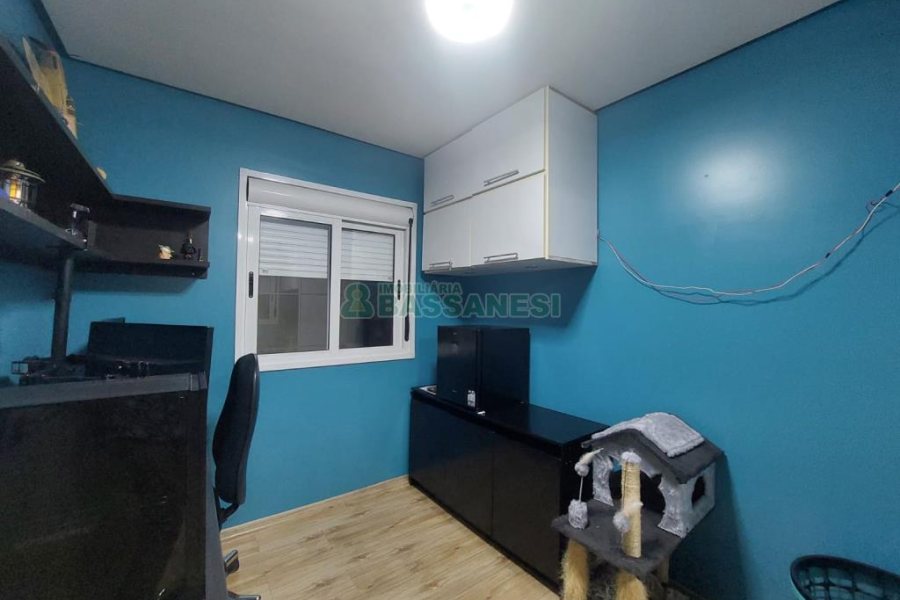 Apartamento com 80m², 2 dormitórios, 1 vaga, no bairro De Lazzer em Caxias do Sul para Comprar