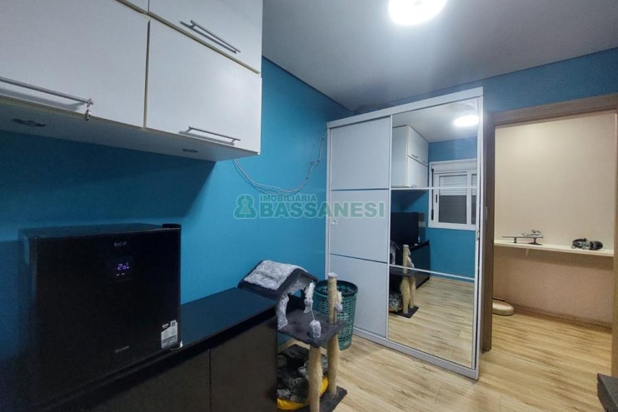 Apartamento com 80m², 2 dormitórios, 1 vaga, no bairro De Lazzer em Caxias do Sul para Comprar