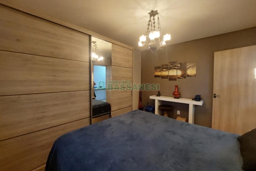 Apartamento com 80m², 2 dormitórios, 1 vaga, no bairro De Lazzer em Caxias do Sul para Comprar