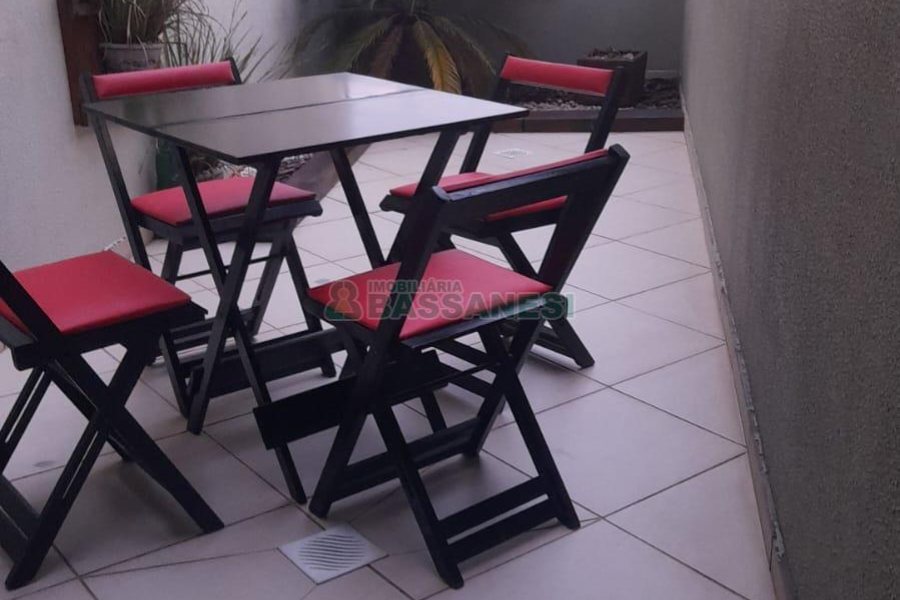 Apartamento com 80m², 2 dormitórios, 1 vaga, no bairro De Lazzer em Caxias do Sul para Comprar