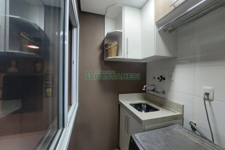 Apartamento com 80m², 2 dormitórios, 1 vaga, no bairro De Lazzer em Caxias do Sul para Comprar