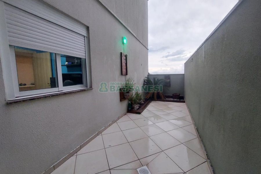 Apartamento com 80m², 2 dormitórios, 1 vaga, no bairro De Lazzer em Caxias do Sul para Comprar