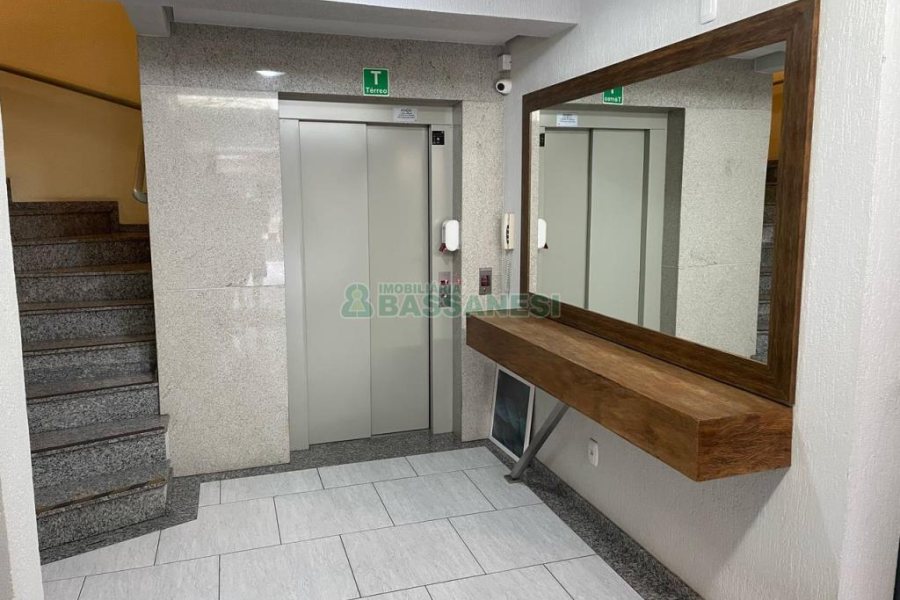 Apartamento com 40m², 1 dormitório, 1 vaga, no bairro Pio X em Caxias do Sul para Comprar