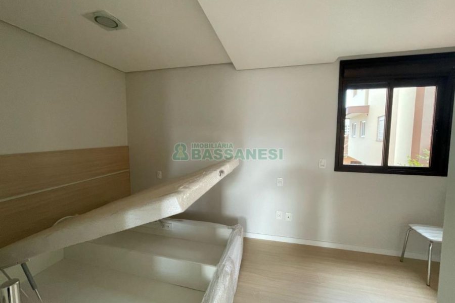 Apartamento com 40m², 1 dormitório, 1 vaga, no bairro Pio X em Caxias do Sul para Comprar