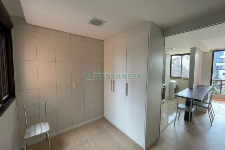 Apartamento com 40m², 1 dormitório, 1 vaga, no bairro Pio X em Caxias do Sul para Comprar
