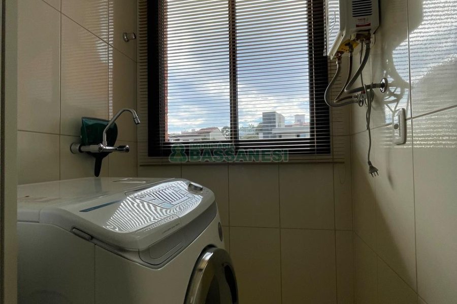 Apartamento com 40m², 1 dormitório, 1 vaga, no bairro Pio X em Caxias do Sul para Comprar