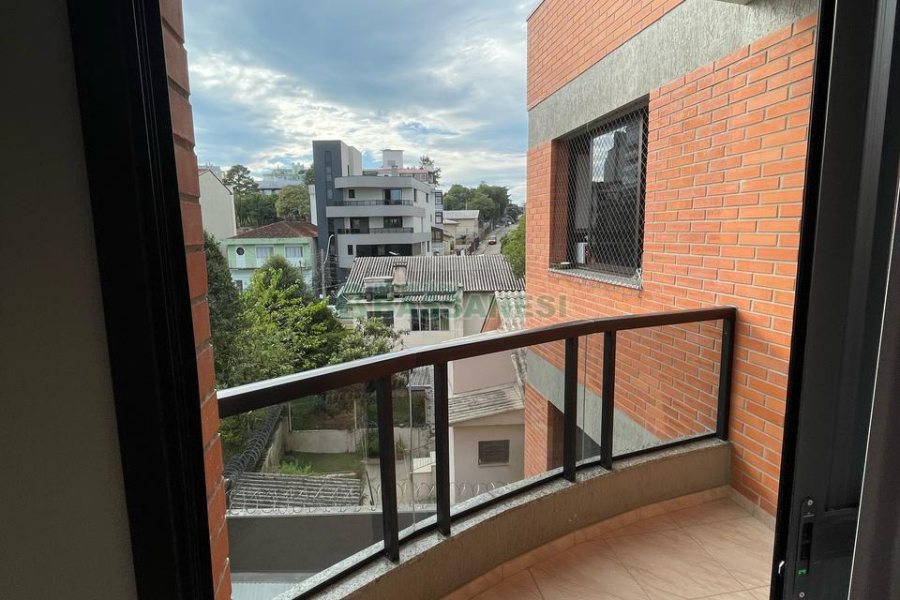 Apartamento com 40m², 1 dormitório, 1 vaga, no bairro Pio X em Caxias do Sul para Comprar