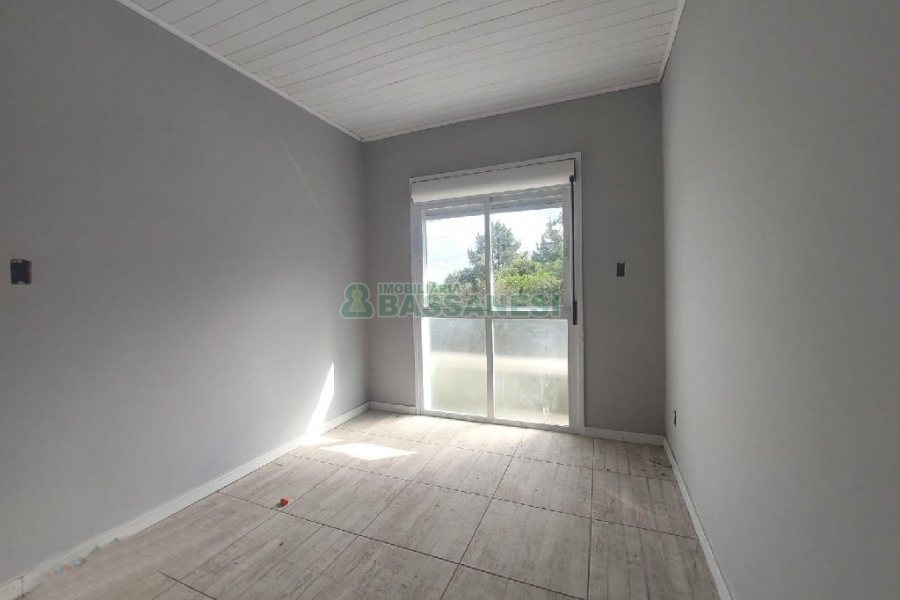 Sobrado com 45m², 2 dormitórios, no bairro Nossa Senhora das Graças em Caxias do Sul para Alugar ou Comprar