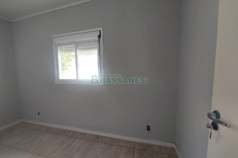 Sobrado com 45m², 2 dormitórios, no bairro Nossa Senhora das Graças em Caxias do Sul para Alugar ou Comprar