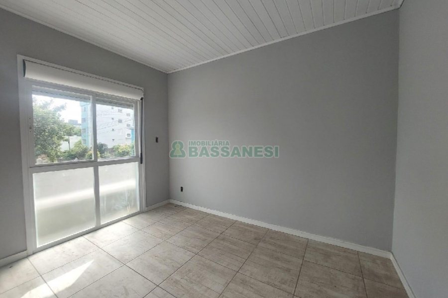 Sobrado com 45m², 2 dormitórios, no bairro Nossa Senhora das Graças em Caxias do Sul para Alugar ou Comprar