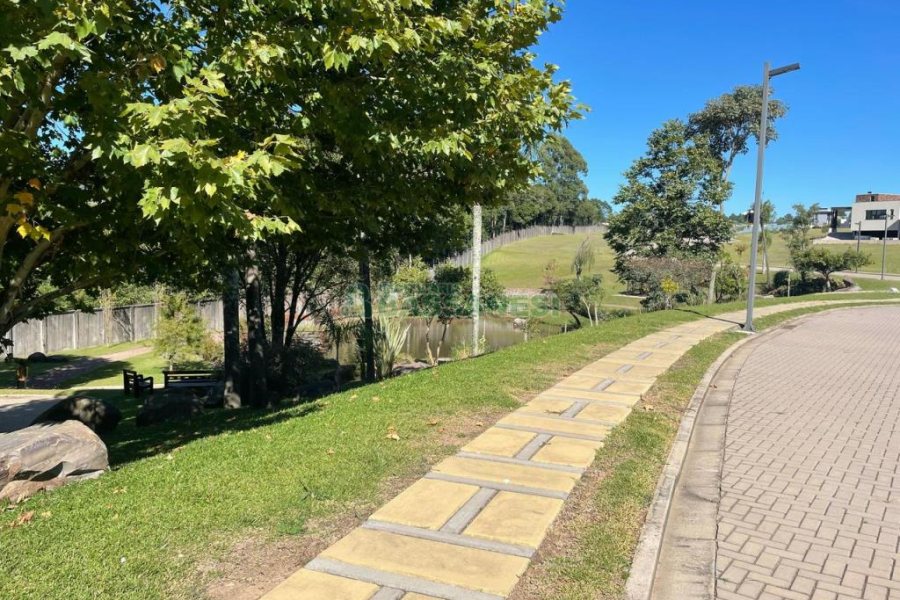 Terreno com 700m², no bairro Pedancino em Caxias do Sul para Comprar