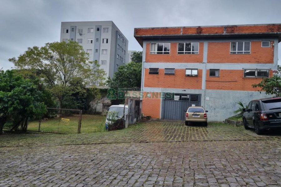 Pavilhão com 650m², no bairro Salgado Filho em Caxias do Sul para Comprar