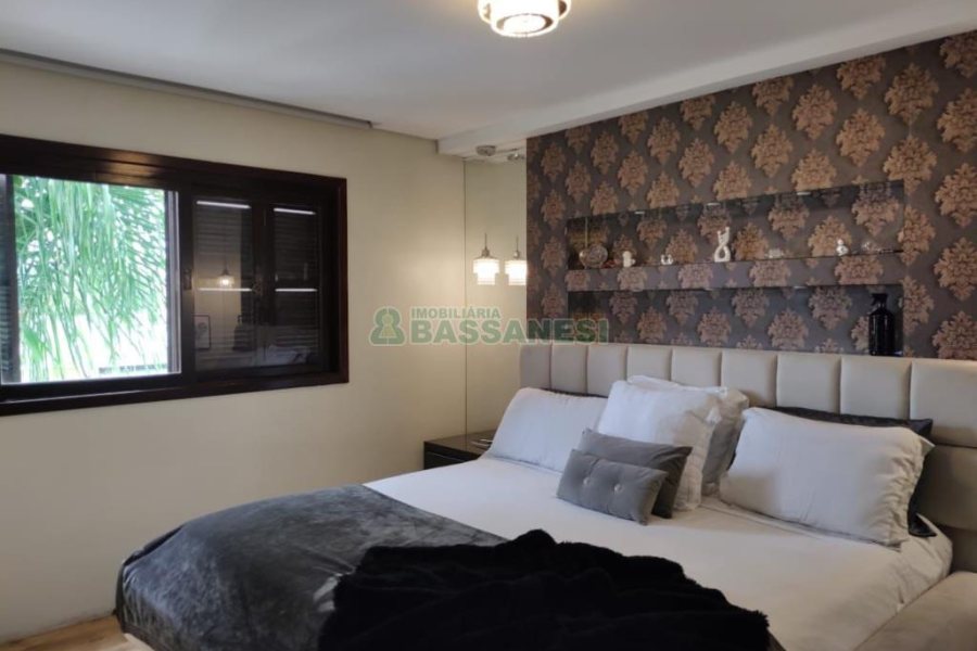 Apto/Cobertura com 180m², 3 dormitórios, 2 vagas, no bairro Kayser em Caxias do Sul para Alugar