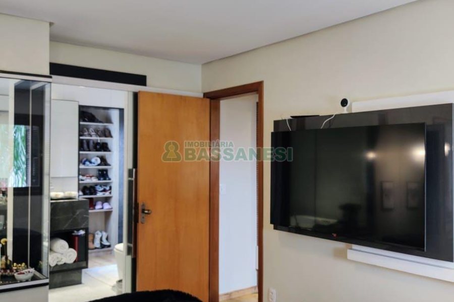 Apto/Cobertura com 180m², 3 dormitórios, 2 vagas, no bairro Kayser em Caxias do Sul para Alugar