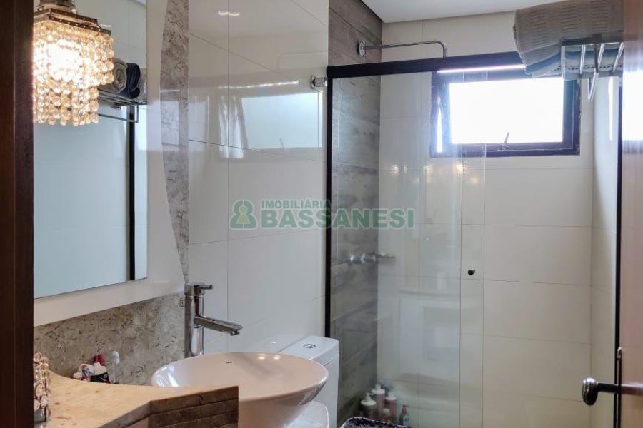 Apto/Cobertura com 180m², 3 dormitórios, 2 vagas, no bairro Kayser em Caxias do Sul para Alugar