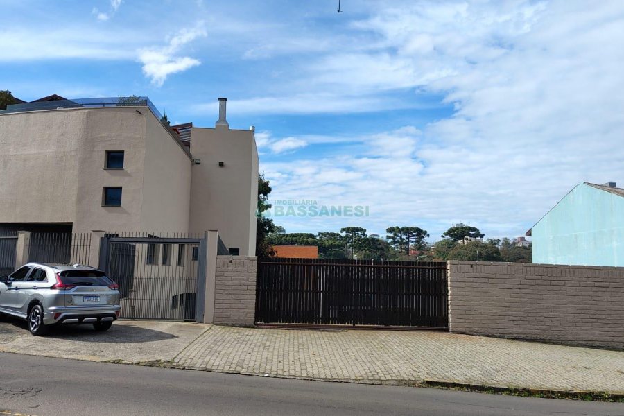 Terreno com 451m², no bairro Jardim América em Caxias do Sul para Comprar