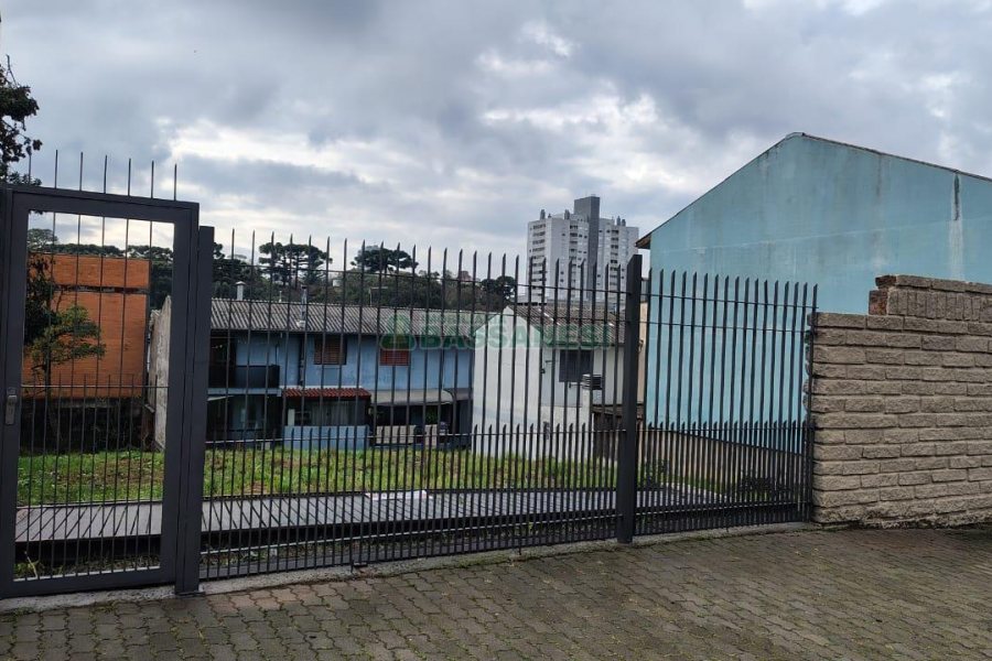 Terreno com 451m², no bairro Jardim América em Caxias do Sul para Comprar