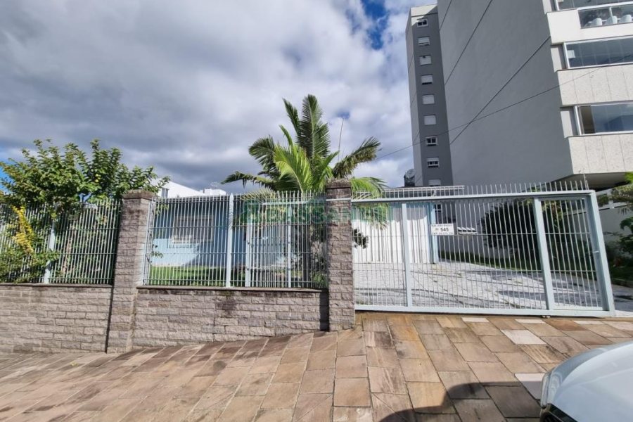 Casa com 250m², 3 dormitórios, 2 vagas, no bairro Bela Vista em Caxias do Sul para Comprar