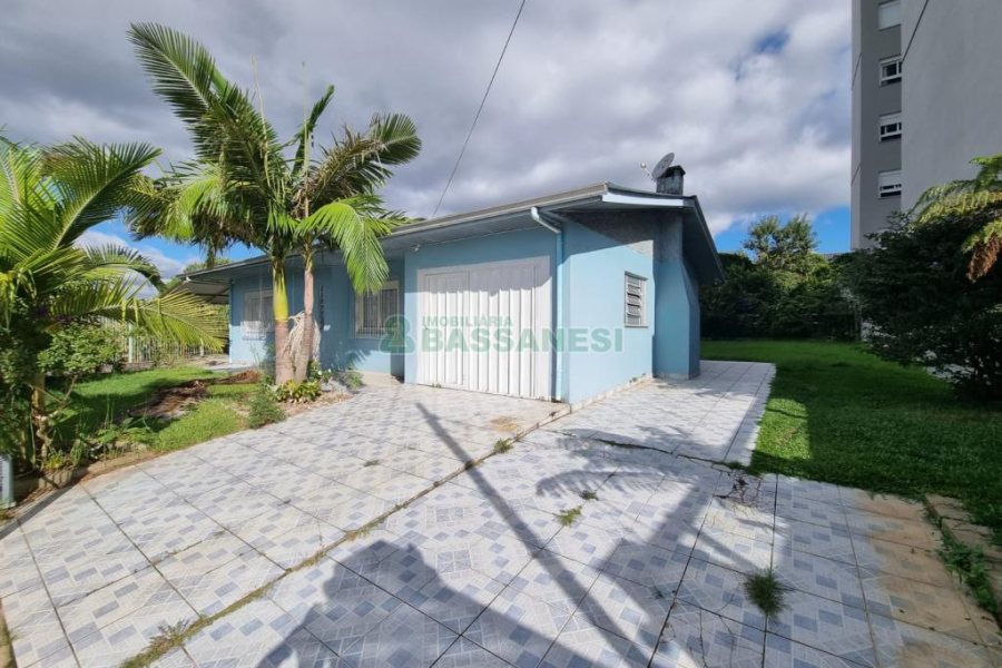 Casa com 250m², 3 dormitórios, 2 vagas, no bairro Bela Vista em Caxias do Sul para Comprar