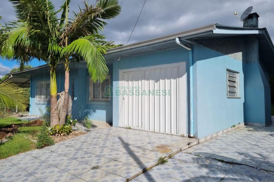 Casa com 250m², 3 dormitórios, 2 vagas, no bairro Bela Vista em Caxias do Sul para Comprar