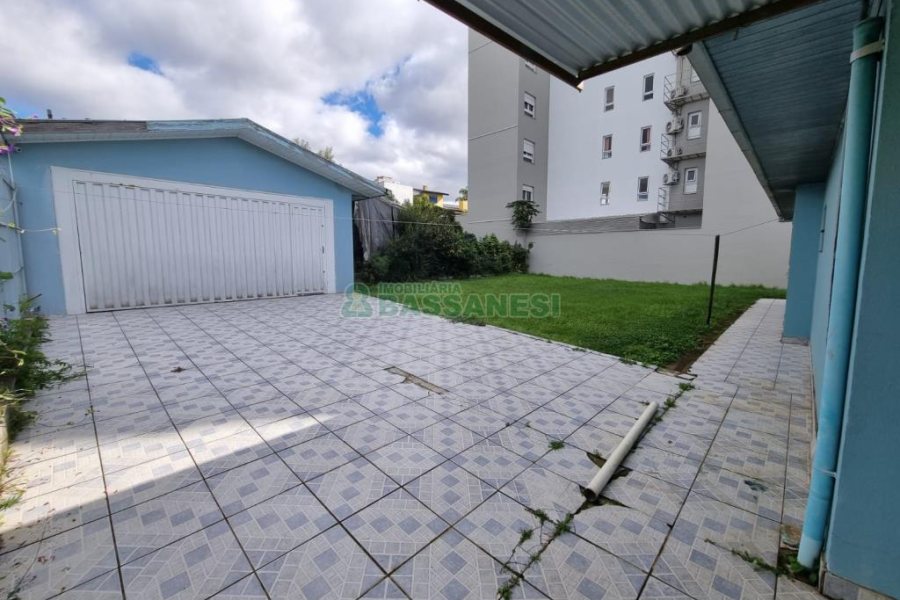 Casa com 250m², 3 dormitórios, 2 vagas, no bairro Bela Vista em Caxias do Sul para Comprar