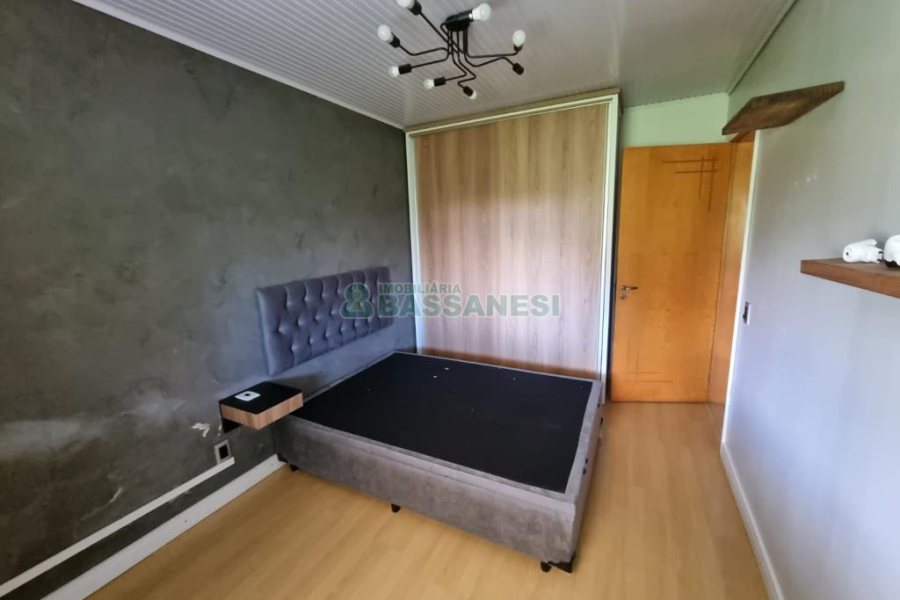 Casa com 250m², 3 dormitórios, 2 vagas, no bairro Bela Vista em Caxias do Sul para Comprar