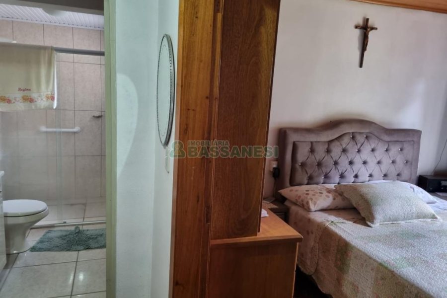 Chácara com 250m², 3 dormitórios, no bairro Criúva em Caxias do Sul para Comprar