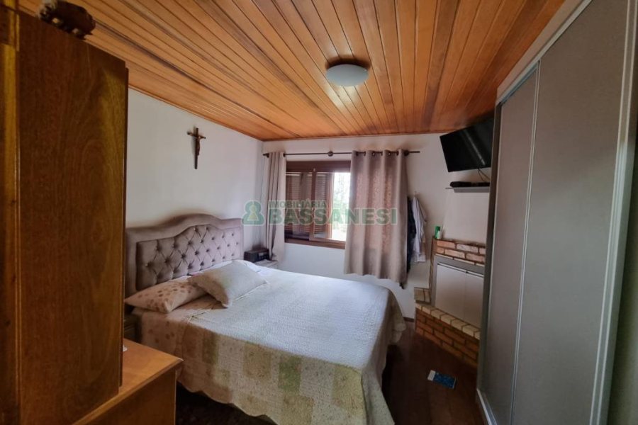 Chácara com 250m², 3 dormitórios, no bairro Criúva em Caxias do Sul para Comprar