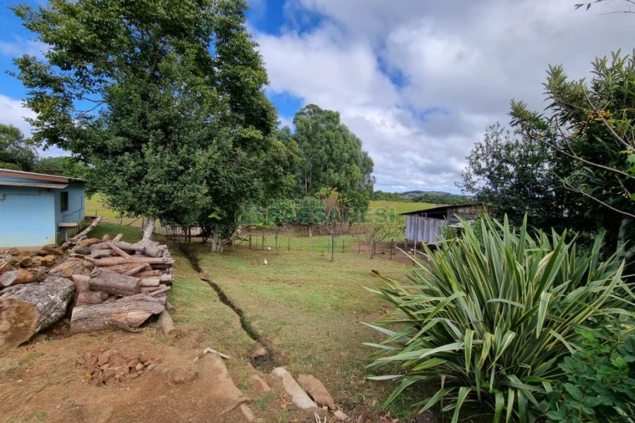 Chácara com 250m², 3 dormitórios, no bairro Criúva em Caxias do Sul para Comprar