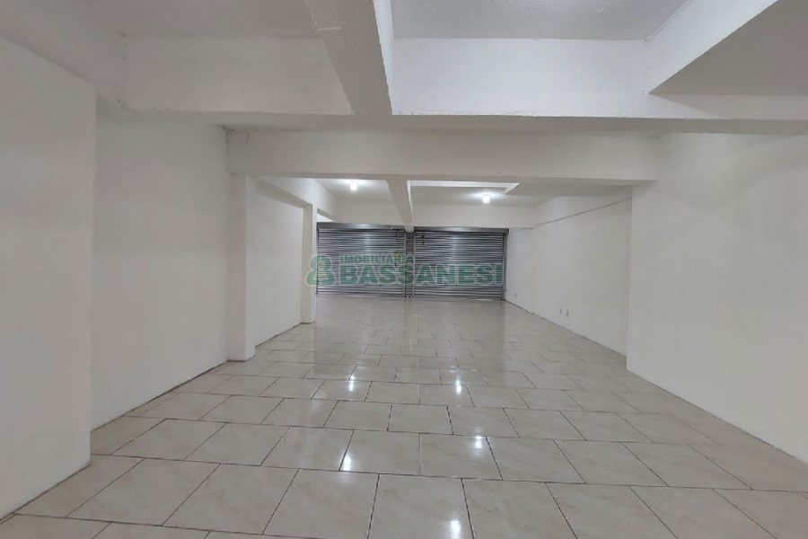 Loja com 213m², no bairro Cinqüentenário em Caxias do Sul para Alugar