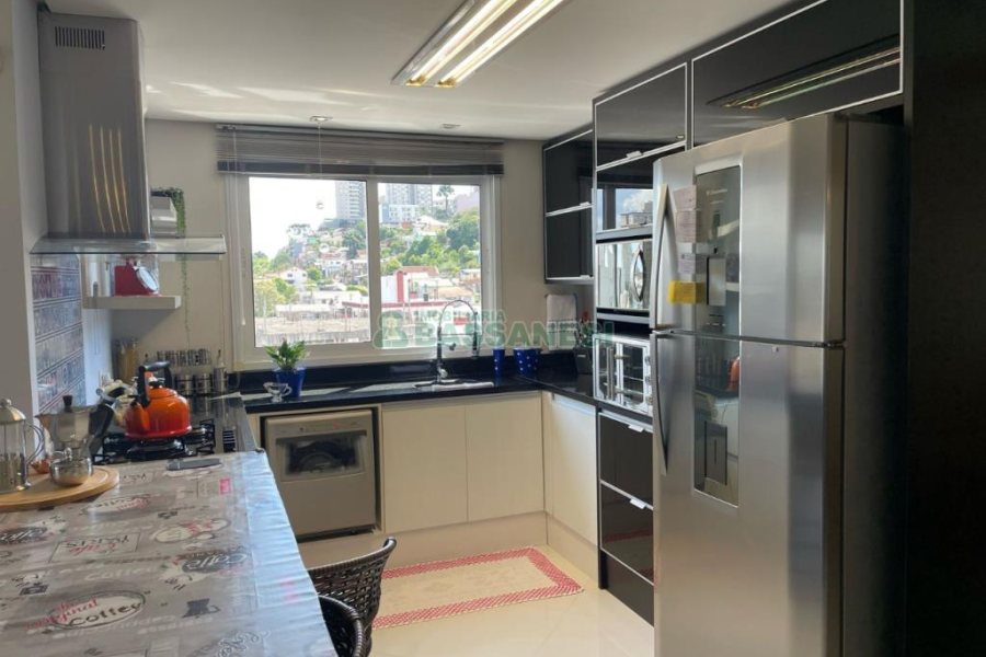 Apto/Cobertura com 150m², 3 dormitórios, 3 vagas, no bairro Cruzeiro em Caxias do Sul para Comprar