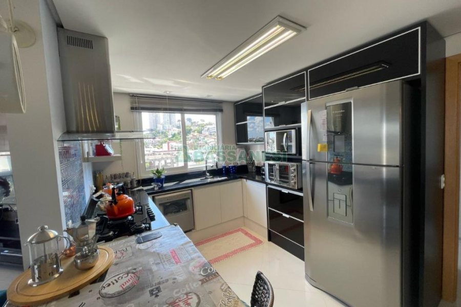 Apto/Cobertura com 150m², 3 dormitórios, 3 vagas, no bairro Cruzeiro em Caxias do Sul para Comprar