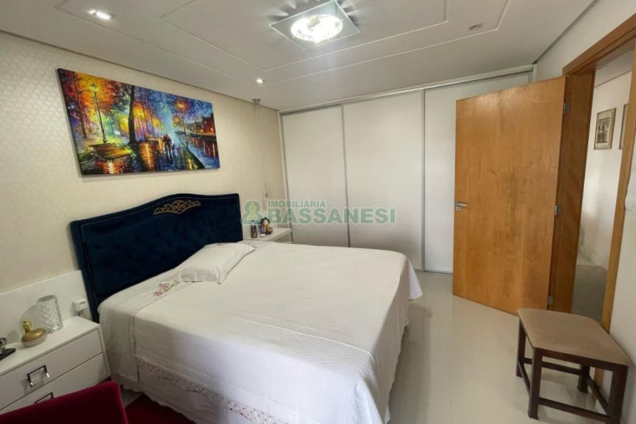 Apto/Cobertura com 150m², 3 dormitórios, 3 vagas, no bairro Cruzeiro em Caxias do Sul para Comprar