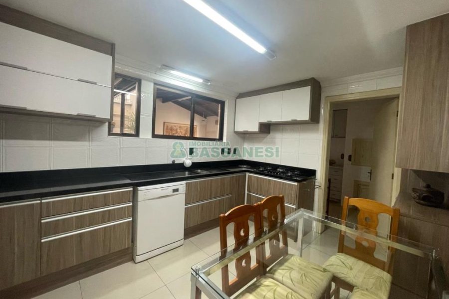 Apartamento com 144m², 3 dormitórios, 2 vagas, no bairro São Pelegrino em Caxias do Sul para Comprar