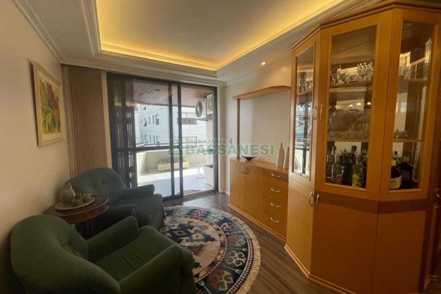 Apartamento com 144m², 3 dormitórios, 2 vagas, no bairro São Pelegrino em Caxias do Sul para Comprar