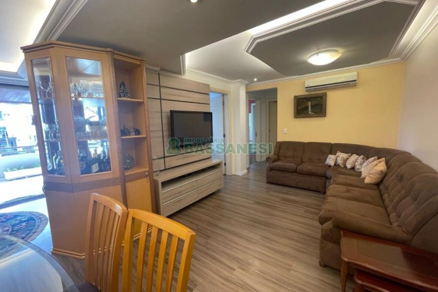 Apartamento com 144m², 3 dormitórios, 2 vagas, no bairro São Pelegrino em Caxias do Sul para Comprar