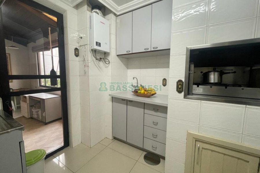 Apartamento com 144m², 3 dormitórios, 2 vagas, no bairro São Pelegrino em Caxias do Sul para Comprar