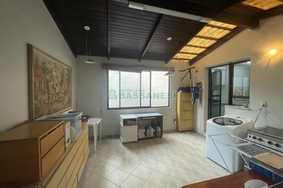 Apartamento com 144m², 3 dormitórios, 2 vagas, no bairro São Pelegrino em Caxias do Sul para Comprar