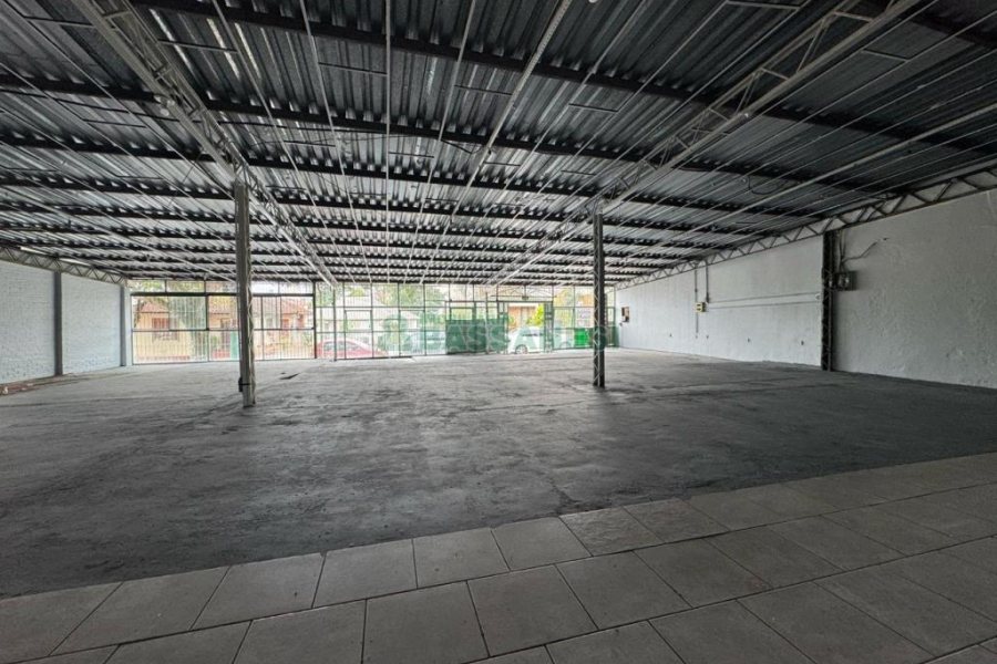 Loja com 594m², no bairro Pio X em Caxias do Sul para Alugar ou Comprar