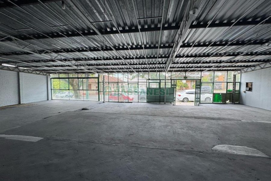 Loja com 594m², no bairro Pio X em Caxias do Sul para Alugar ou Comprar