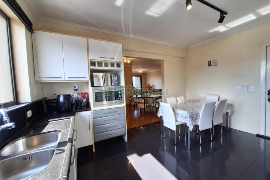 Apartamento com 157m², 3 dormitórios, 1 vaga, no bairro São Pelegrino em Caxias do Sul para Comprar