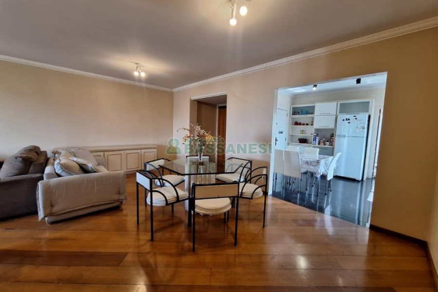 Apartamento com 157m², 3 dormitórios, 1 vaga, no bairro São Pelegrino em Caxias do Sul para Comprar