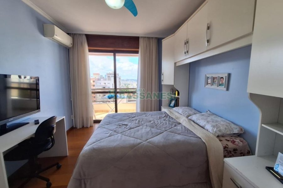 Apartamento com 157m², 3 dormitórios, 1 vaga, no bairro São Pelegrino em Caxias do Sul para Comprar