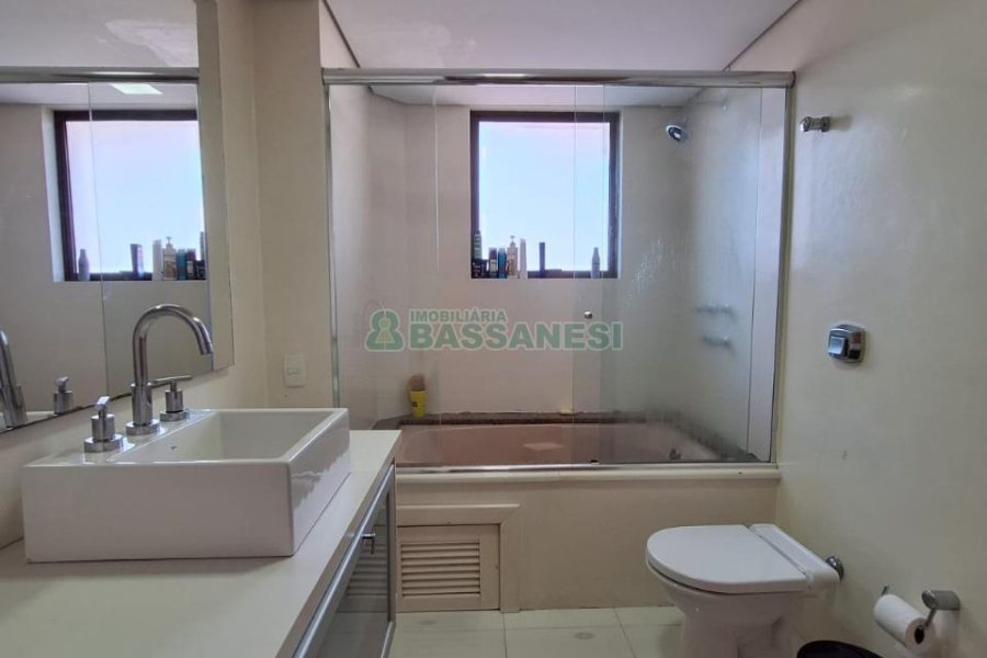 Apartamento com 157m², 3 dormitórios, 1 vaga, no bairro São Pelegrino em Caxias do Sul para Comprar