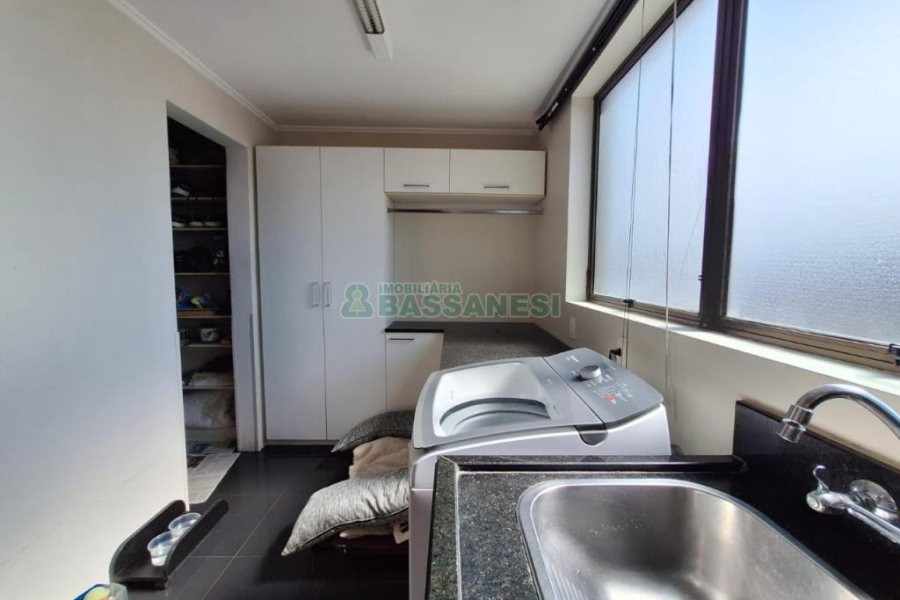 Apartamento com 157m², 3 dormitórios, 1 vaga, no bairro São Pelegrino em Caxias do Sul para Comprar