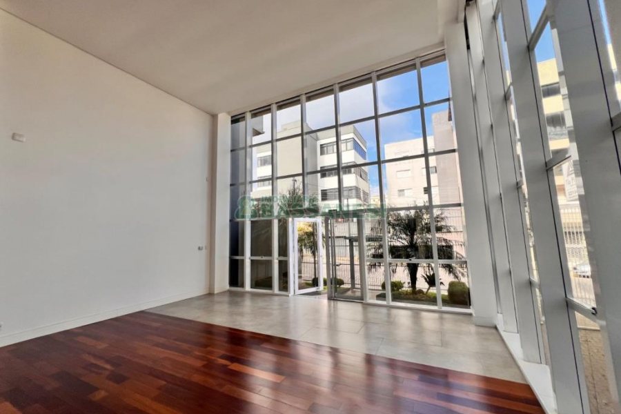 Loja com 505m², no bairro Pio X em Caxias do Sul para Alugar