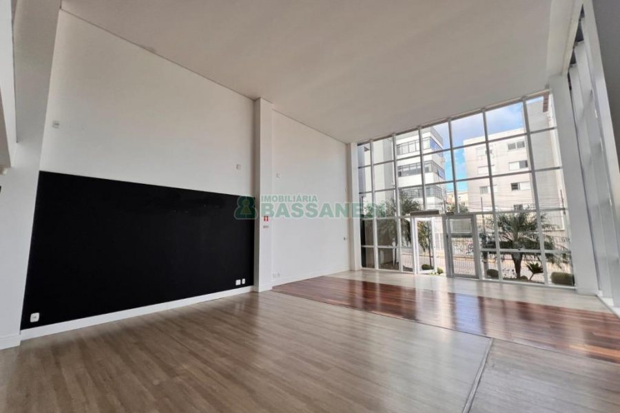 Loja com 505m², no bairro Pio X em Caxias do Sul para Alugar