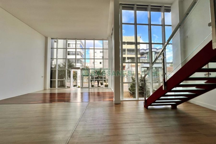 Loja com 505m², no bairro Pio X em Caxias do Sul para Alugar